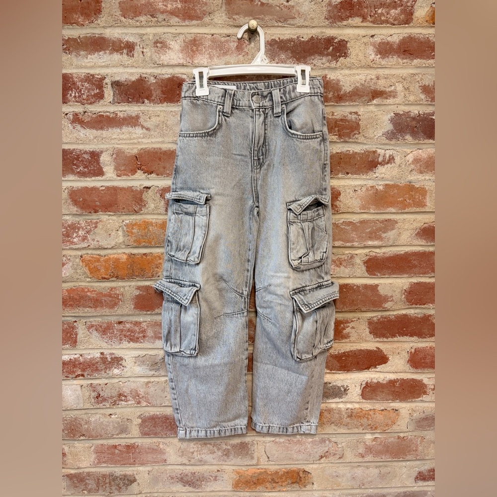 Zara girl's Light Gray Cargo Jeans size 8-9